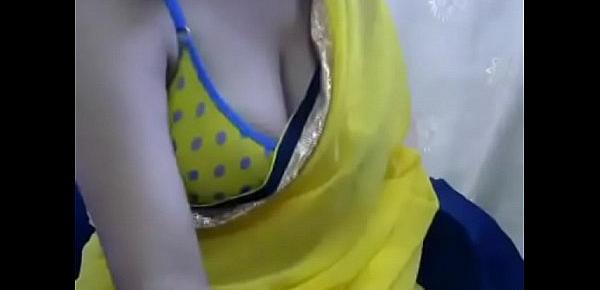  desi bhabhi exposing big boobs on webcam